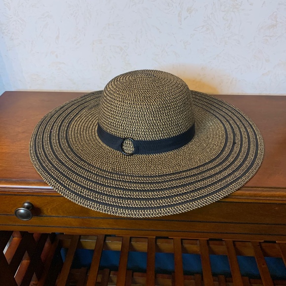 I.N.C. Natural and Black Floppy Hat with Ultraviolet Protection - Picture 2 of 9